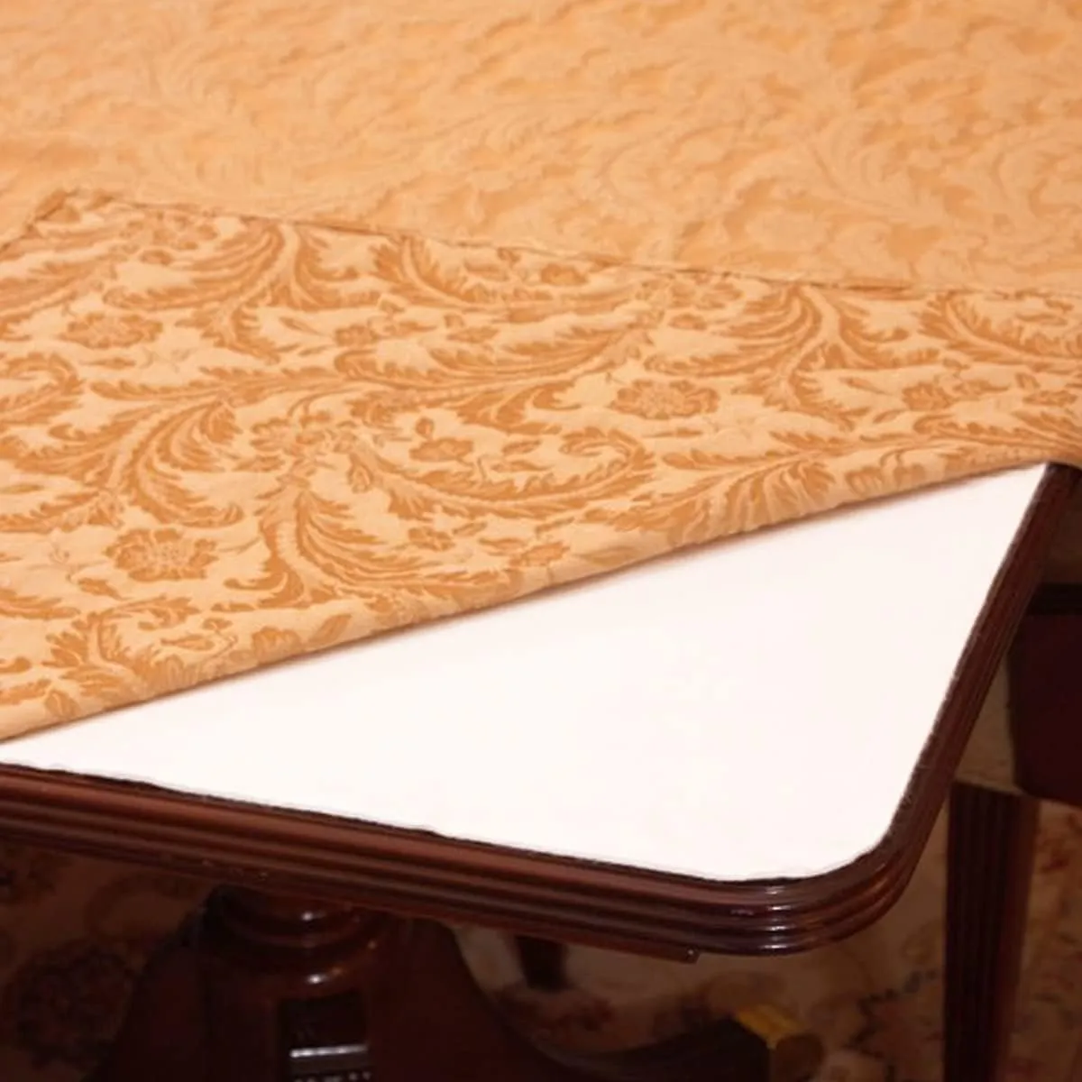 LAMINET Deluxe Heavy Duty Cushioned Table Pad, 52" X 70"