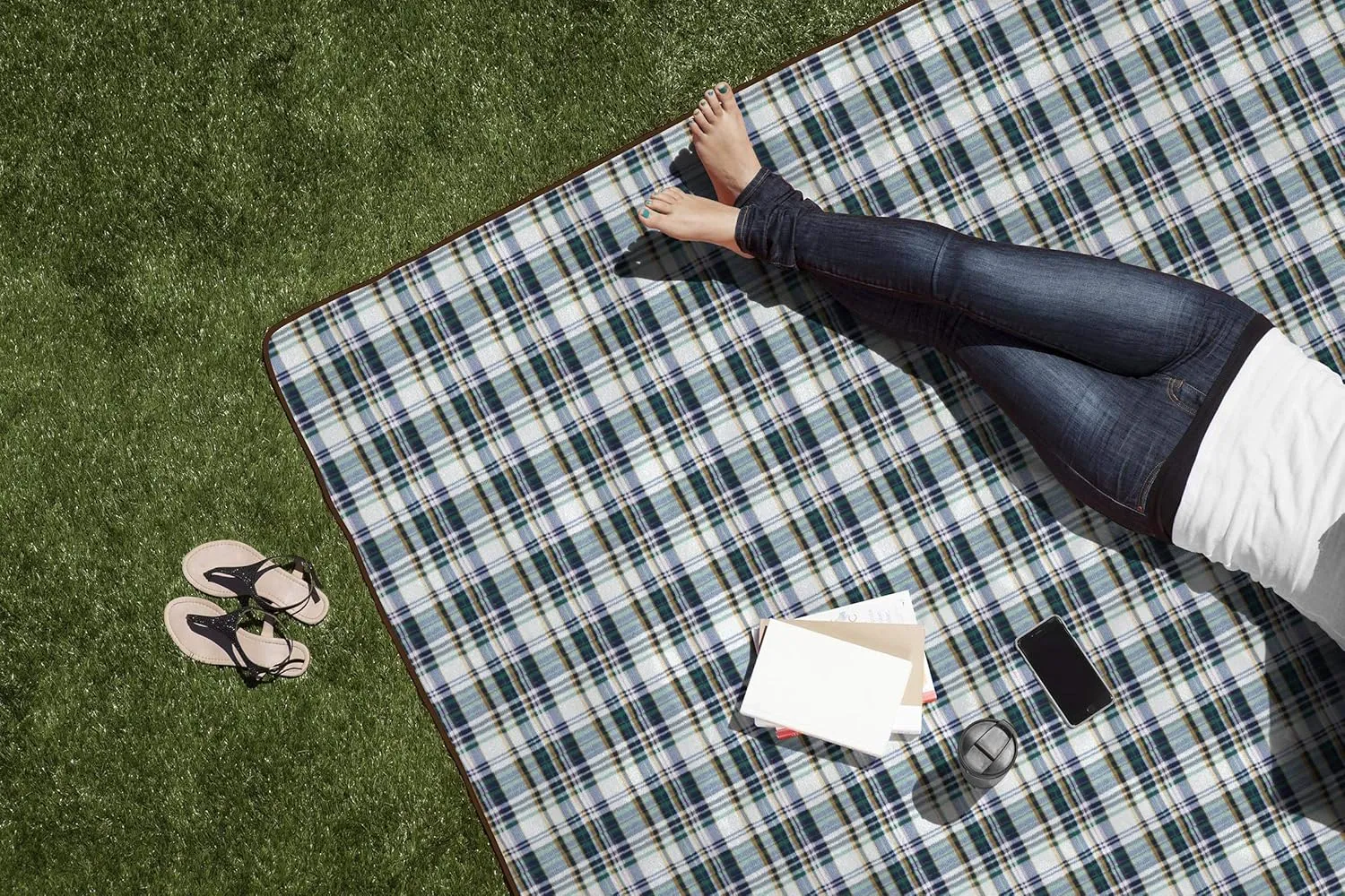 ONIVA - a Picnic Time Brand - Blanket Tote XL Outdoor Picnic Blanket - Beach Blanket - Camping Blanket