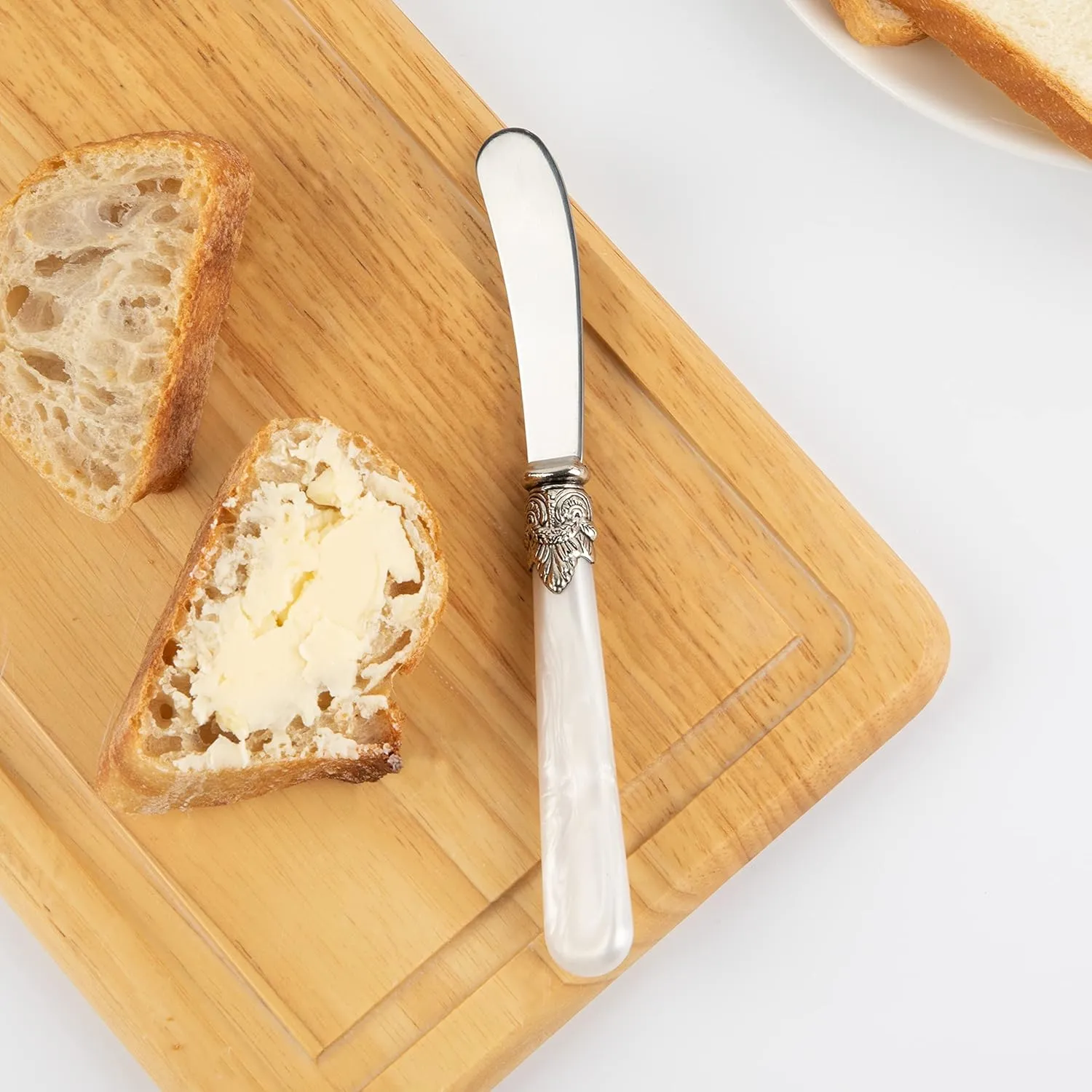 REVERIE Collection 4-piece Stainless Steel Butter Spreader Cheese Knife, Giftable Butter Knives set, Bread Knife set(4, White Handle)
