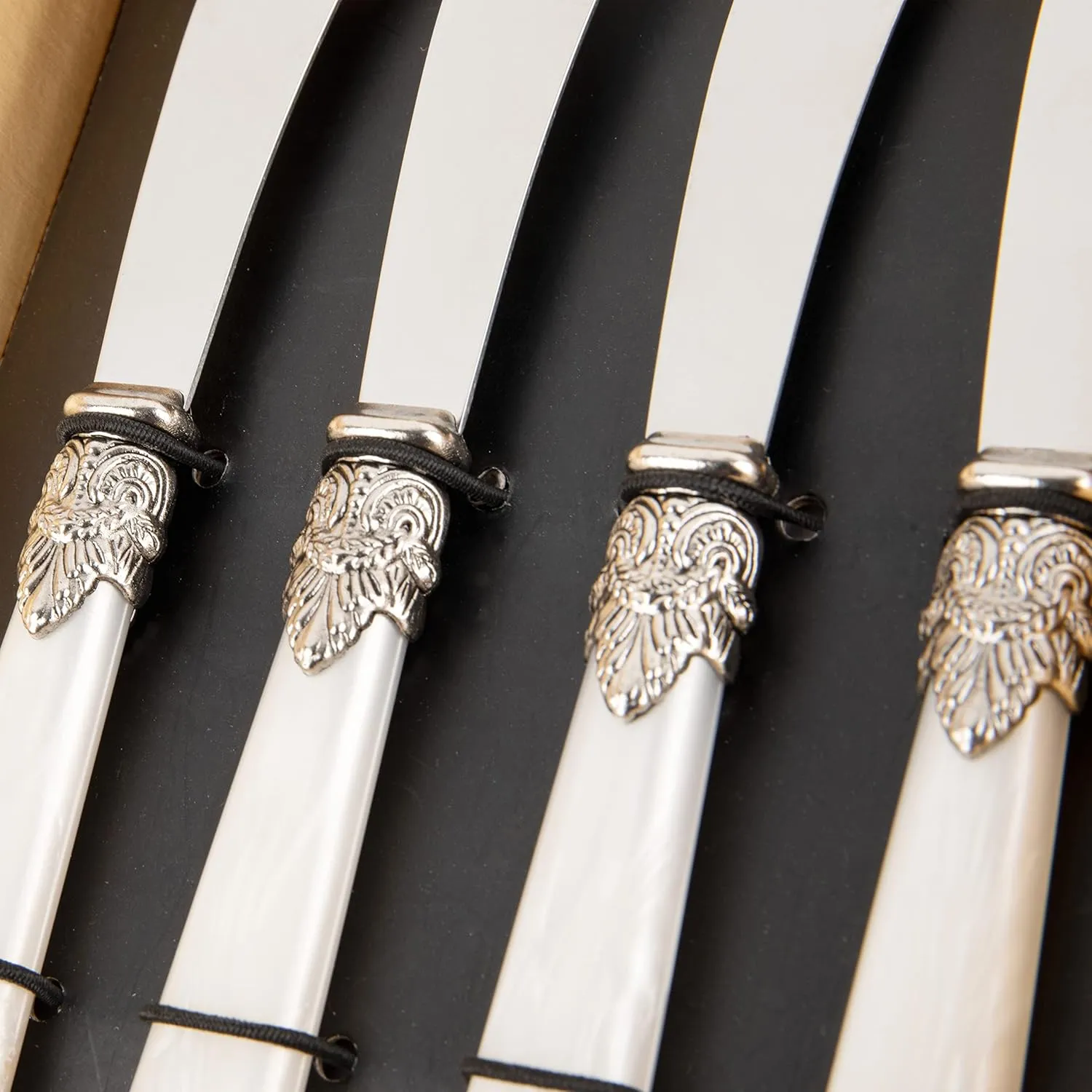 REVERIE Collection 4-piece Stainless Steel Butter Spreader Cheese Knife, Giftable Butter Knives set, Bread Knife set(4, White Handle)