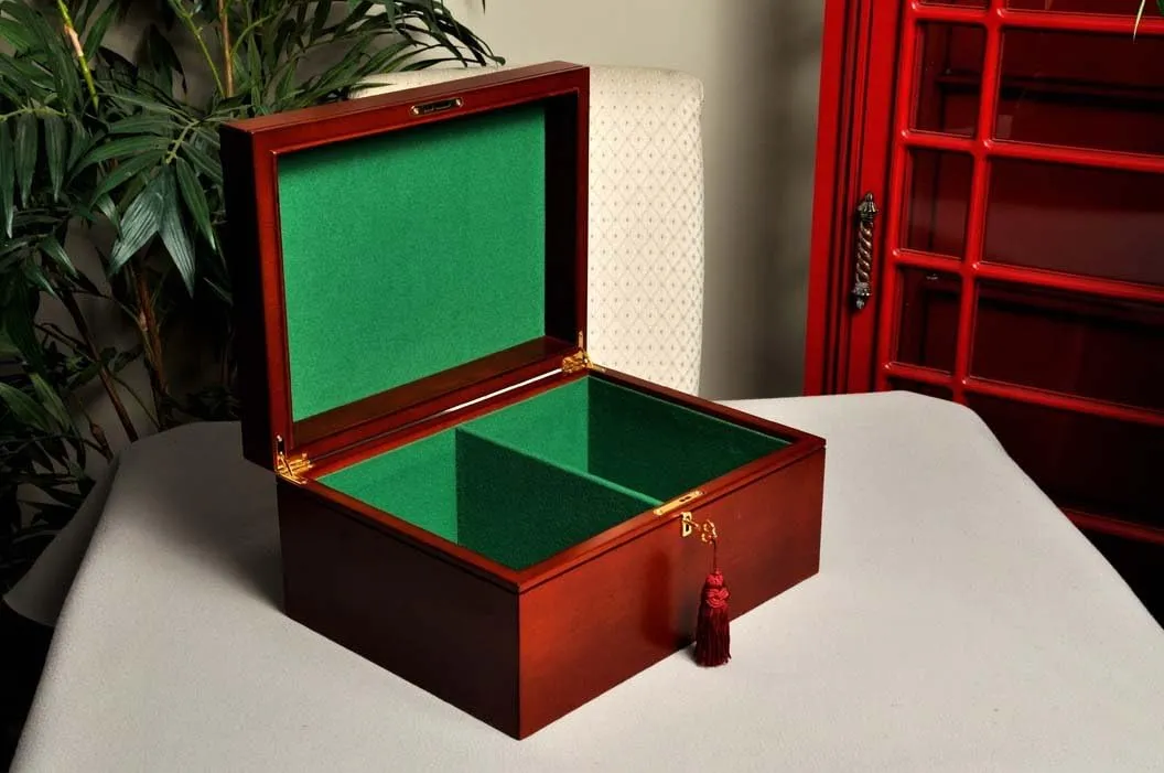 The House of Staunton - Large Premium Chess Box